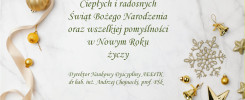 Złote ozdoby świąteczne i wstążka na marmurowym tle. Życzenia świąteczne i noworoczne.